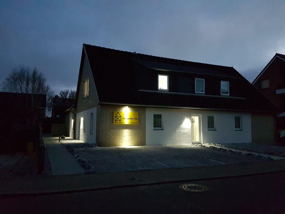 Geele Hus Nr. 3 *