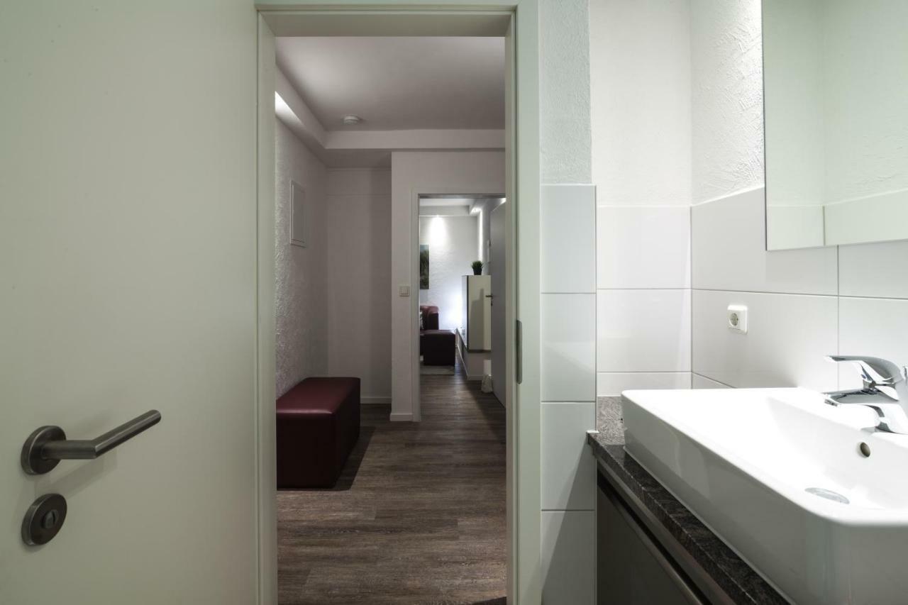 Geele Hus Nr. 3 *